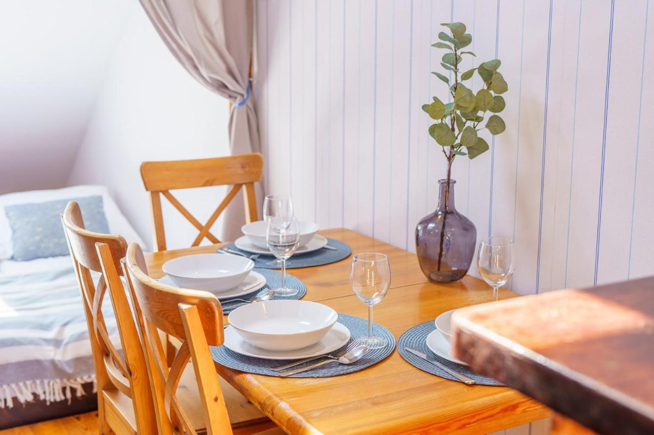 Klimatyczny Apartament Przy Bulwarze Optima Apartment Kołobrzeg Exterior foto
